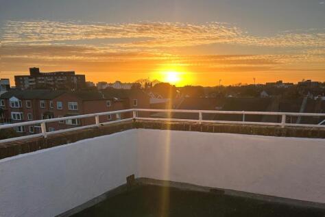 Heene Road, Worthing, BN11 4PN