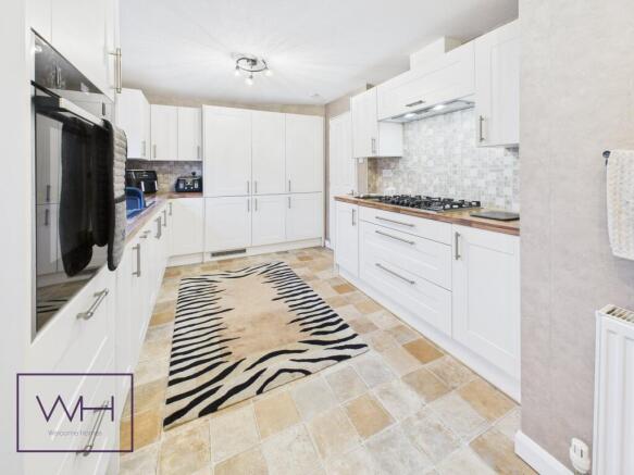 CAM03785G0-PR0319-ST