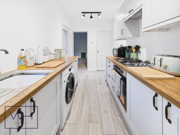 CAM03785G0-PR0332-ST