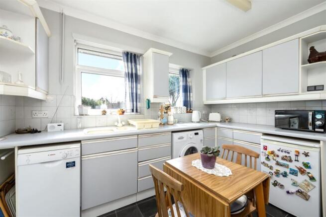 Meadway Crescent 5 KITCHEN.jpeg