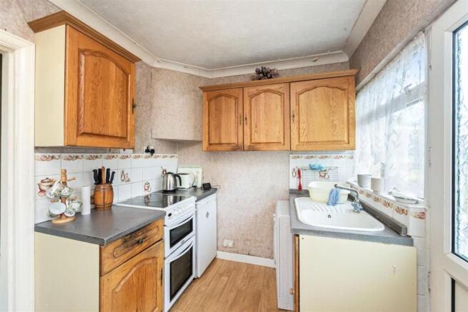 Dale View 36 KITCHEN.jpeg