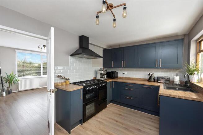 Dean Close 50 KITCHEN TO LOUNGE.jpeg
