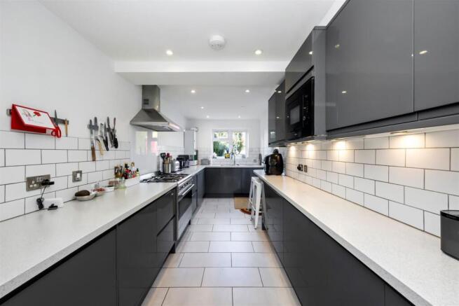 Elm Drive 9 KITCHEN.jpeg