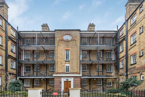 Naval Row, London, E14