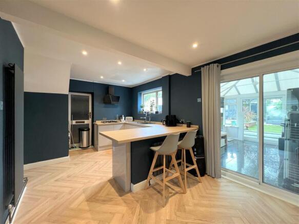 KITCHEN/DINER