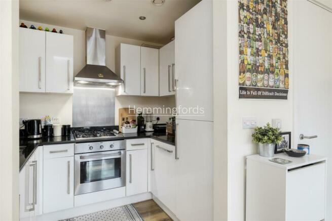 Hemmingfords- Flat 5, 54 Grays Inn Road-2_Lo_Water