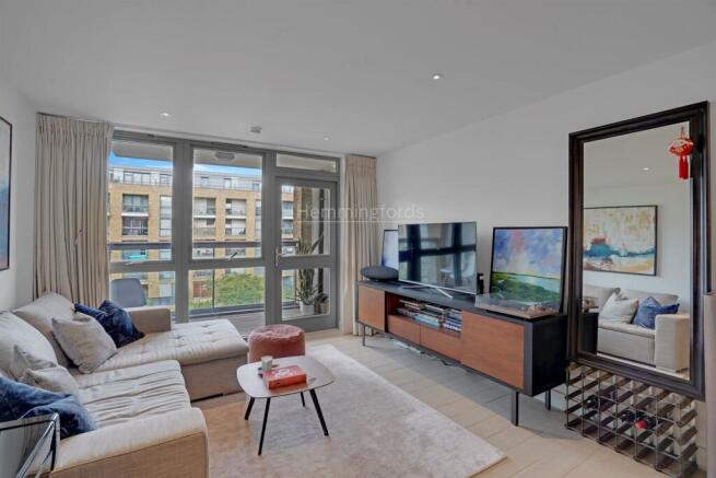 07-12a7Reshoot-MK-HMF-Flat 12 17 Canalside Square-
