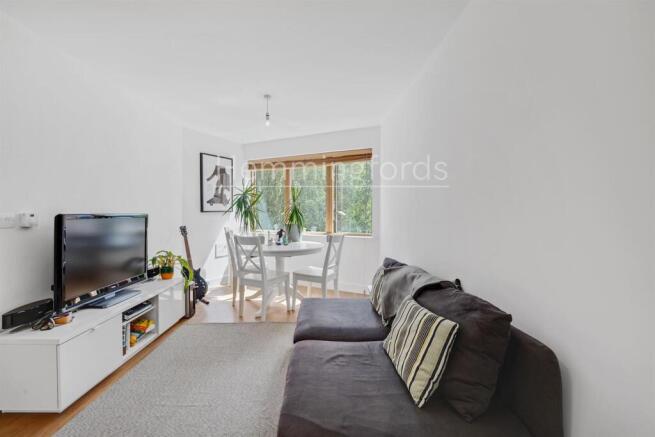 08-3c5b83772-HMF-JJ-Mildmay Av-8 (1)-medium.jpg