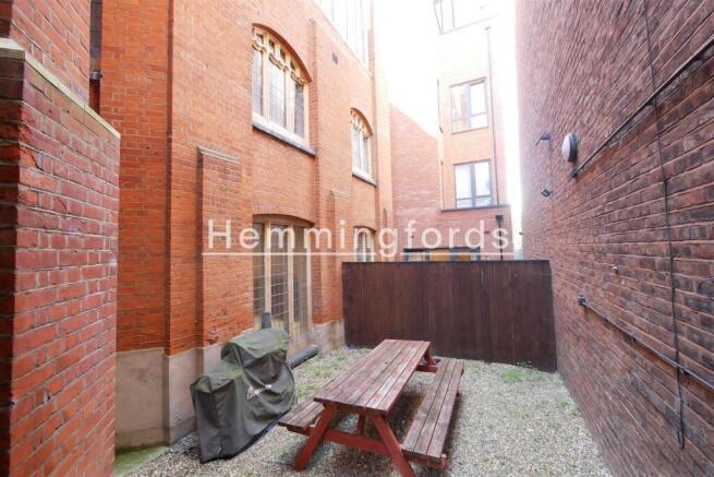 Flat 2, Wycliffe House-10.jpg