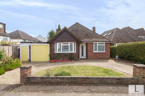 St. Georges Drive, Ickenham, UB10