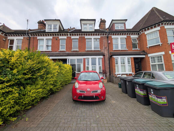 1 Bed Flat with Freehold