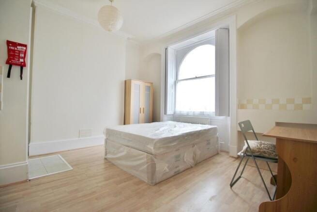 Studio with shared WC