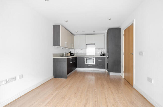 1306606-9-68516c3...