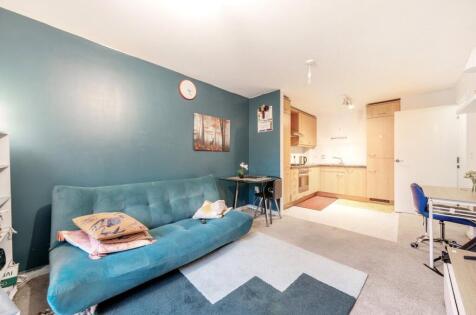 Park View Road, Leatherhead, Surrey