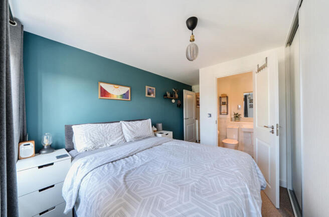 1336972-10-6895ba...