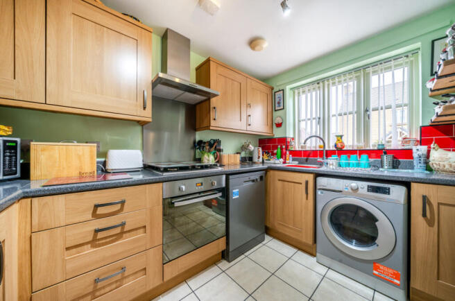 1353812-15-68de40...