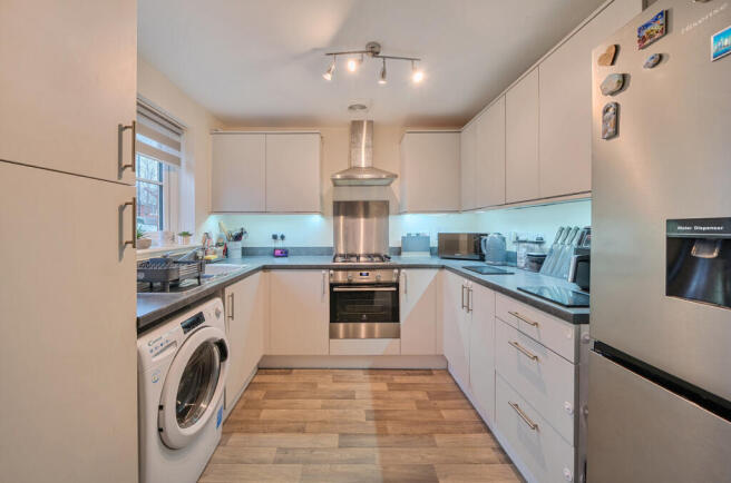 1376290-10-691352...