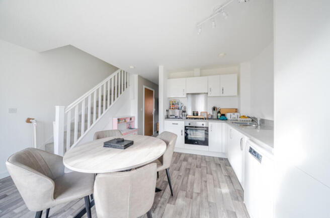 1374839-13-6908a0...