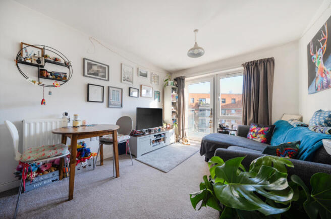 1371874-2-69209ee...