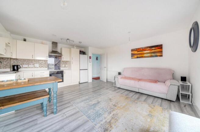 1374672-5-690dc4f...