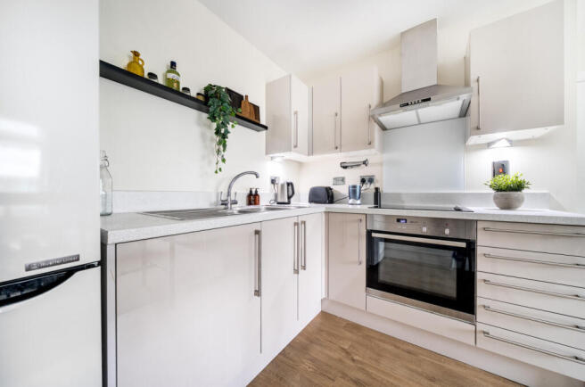 1392997-15-696626...