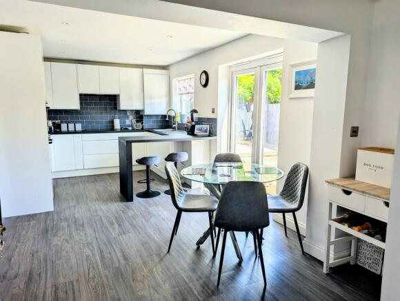 KItchen/Dining Area