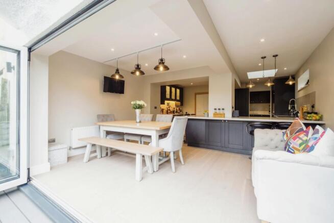 Dining Area (2)