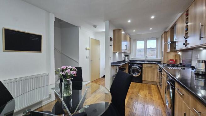 Kitchen / dining room