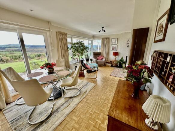 Lounge/diner