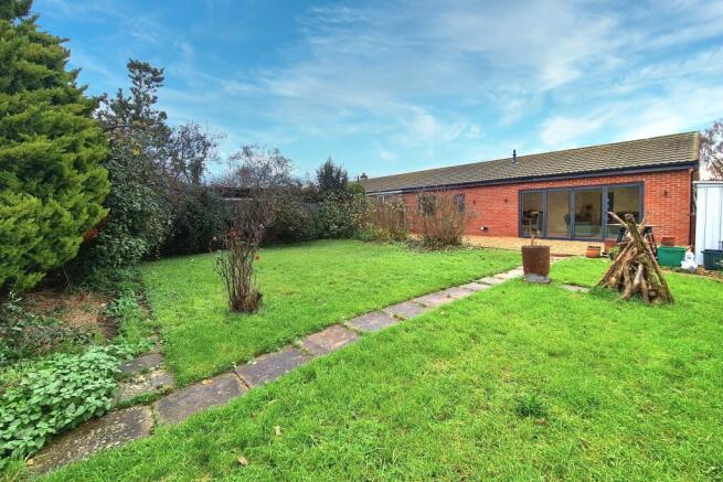 Garden & Rear Aspect