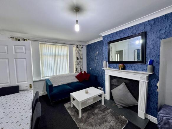 lounge dining