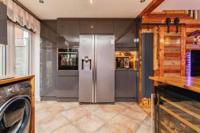 Kitchen/Dining Area