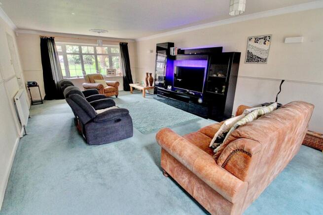 2. Lounge