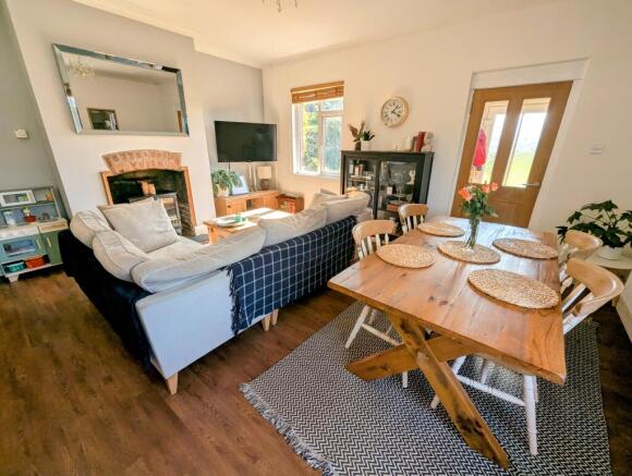 Living/dining room