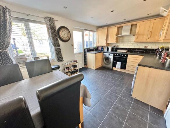 3. Dining Kitchen