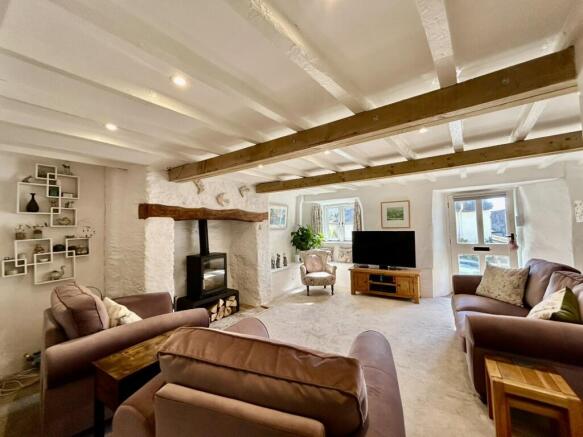 Lounge:Dining Room..
