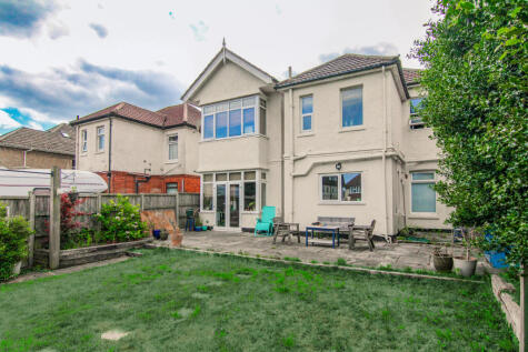 Richmond Park Crescent, Bournemouth, BH8