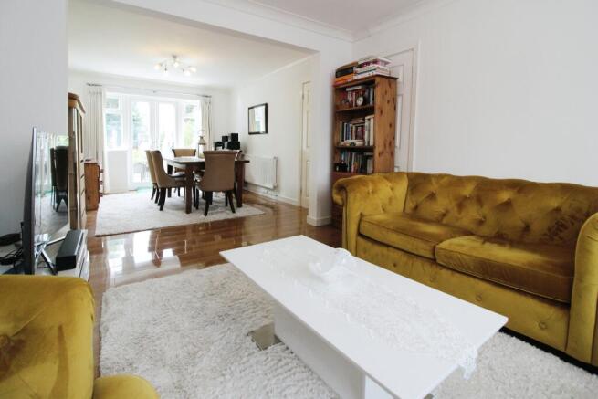 Lounge/Dining Room