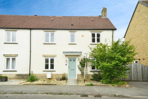 Isis Close, Calne, SN11