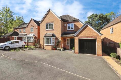 Amphlett Way, Droitwich, WR9