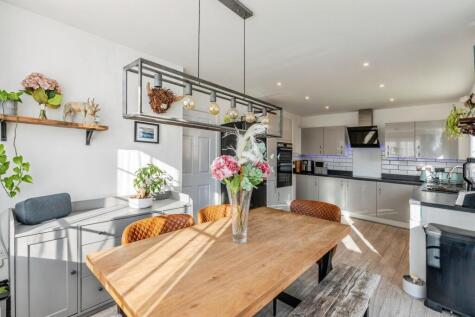 Moorhen Road, Bristol, BS49