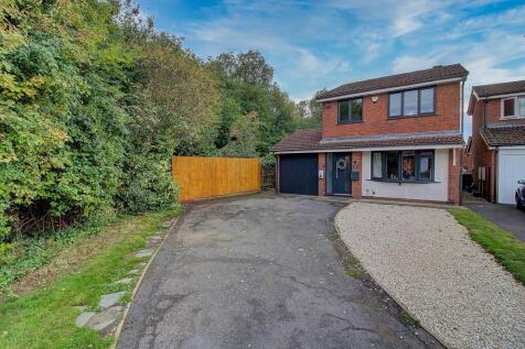 Launceston Drive, Nuneaton, CV11