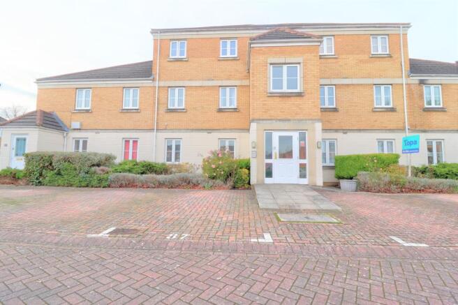 2 Bedroom Flat For Sale In Winton Road Swindon Sn3