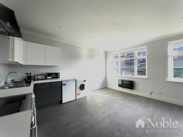 Open Plan Living Room/Kitchen