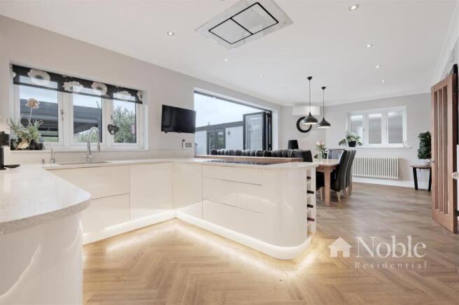 Open Plan Lounge/Kitchen/Dinning Area