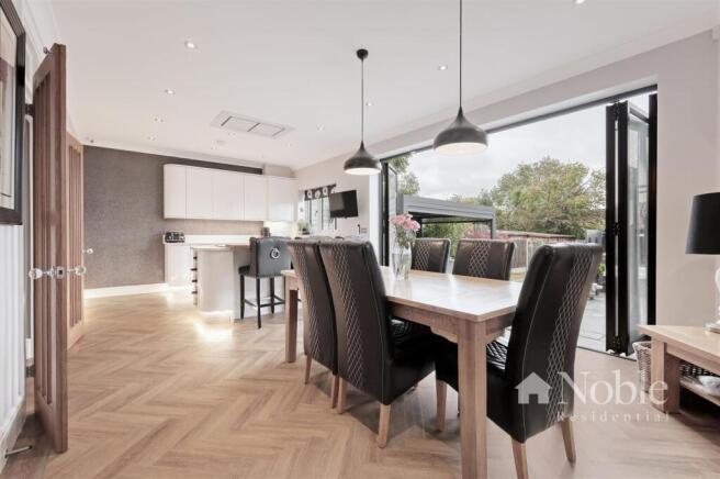 Open Plan Lounge/Kitchen/Dinning Area