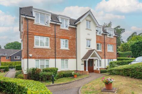 Oaklands Court, Welwyn, AL6