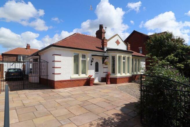 4 bedroom bungalow for sale in Henley Avenue, Thornton-Cleveleys, FY5