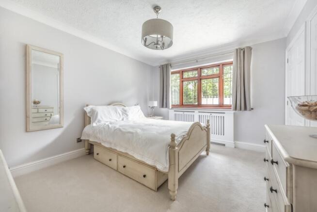 Bedroom na
