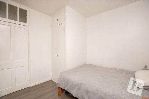 Gill Street, London, E14